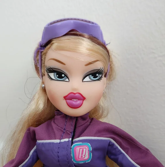 Bratz Play Sport Snowboarding Lillee - Picture 3 of 10